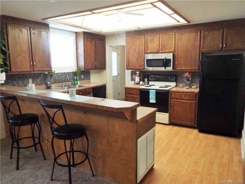 Property image 3 at 27 Maple Avenue, Gastonia, NC 28054