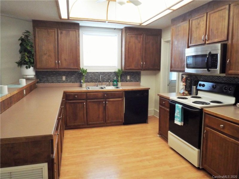 Property image 4 at 27 Maple Avenue, Gastonia, NC 28054