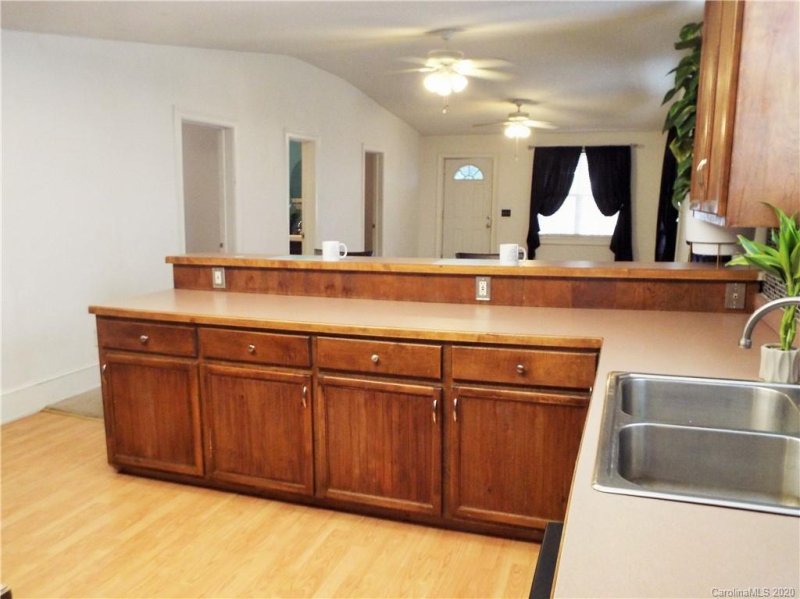 Property image 5 at 27 Maple Avenue, Gastonia, NC 28054