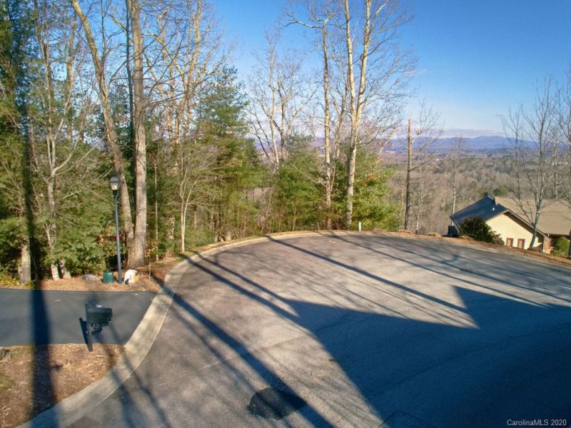 Property image 5 at 230 High Road Overlook, Hendersonville, NC 28739