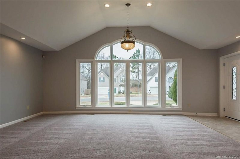 Property image 3 at 3715 Pauline Lane, Charlotte, NC 28216