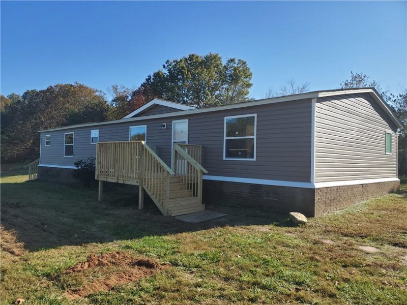 Property image 2 at 3109 Rickwood Drive, Newton, NC 28658