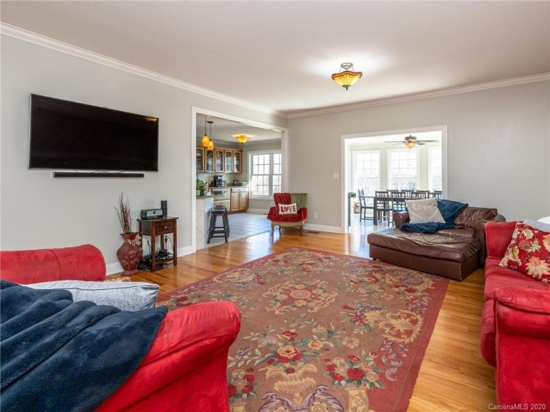 Property image 3 at 109 Glenview Drive, Cherryville, NC 28021