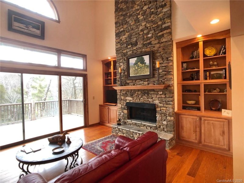 Property image 5 at 43 Deerwood Court, Sapphire, NC 28774