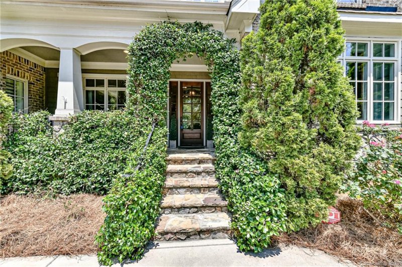 Property image 3 at 2200 Brookwood Road, Charlotte, NC 28211