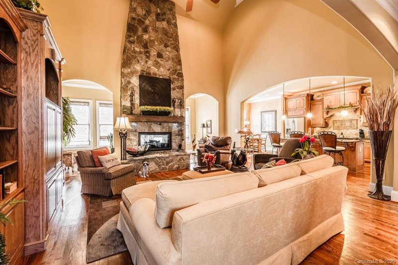 Property image 5 at 9003 Caliterra Drive, Matthews, NC 28104