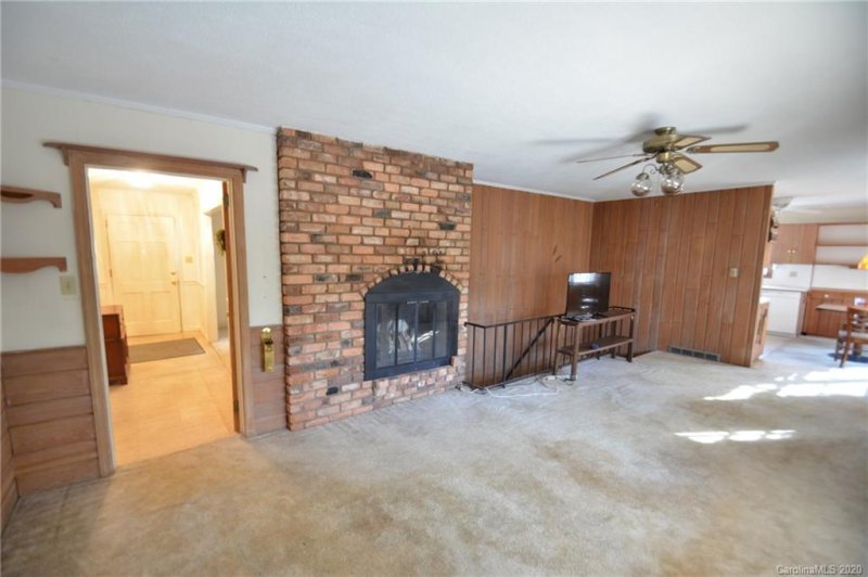 Property image 2 at 512 Berkshire Drive, Statesville, NC 28677