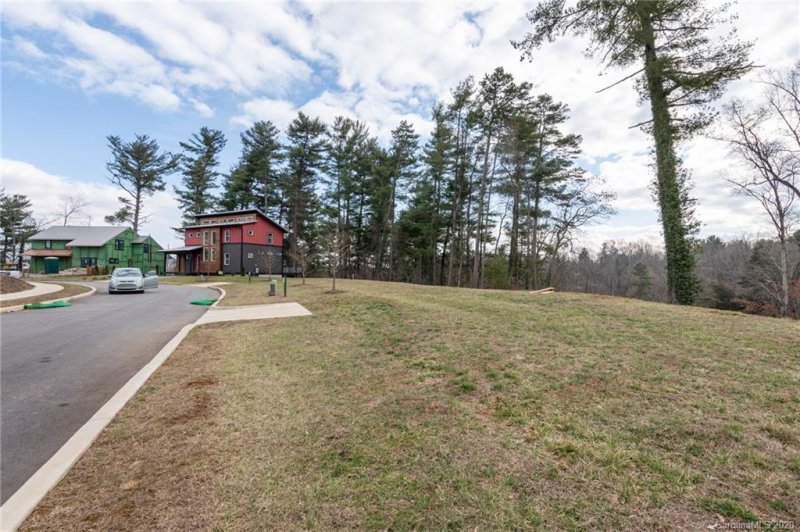 Property image 2 at 52 Malvern Walk, Asheville, NC 28806