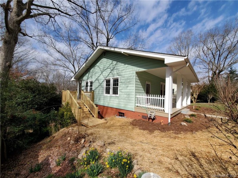 Property image 3 at 21 Sayles Road, Asheville, NC 28803
