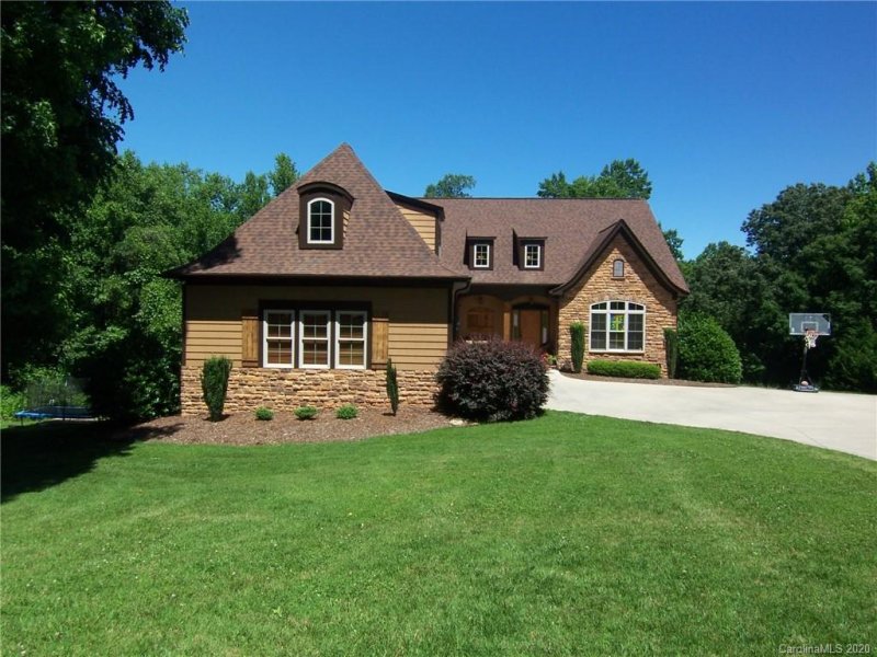 Property image 2 at 401 Yorkfield Drive, Shelby, NC 28150