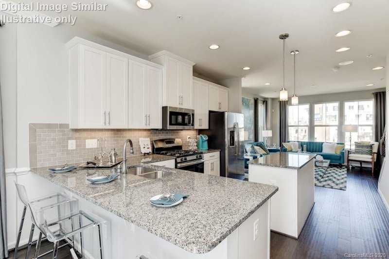 Property image 2 at 440 E 16th Street, Charlotte, NC 28206