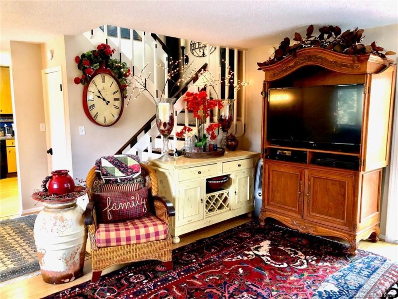 Property image 4 at 1 Lynx Drive, Black Mountain, NC 28711