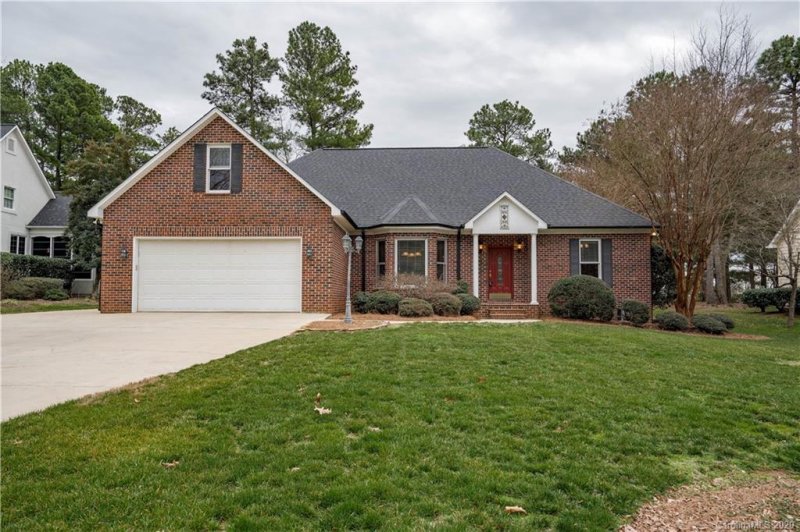 Property image 2 at 8008 Saint Andrews Lane, Stanley, NC 28164