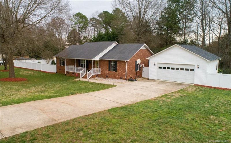 142 Scotch Pine Drive