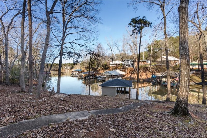 Property image 2 at 512 Deerfield Road, Mount Gilead, NC 27306