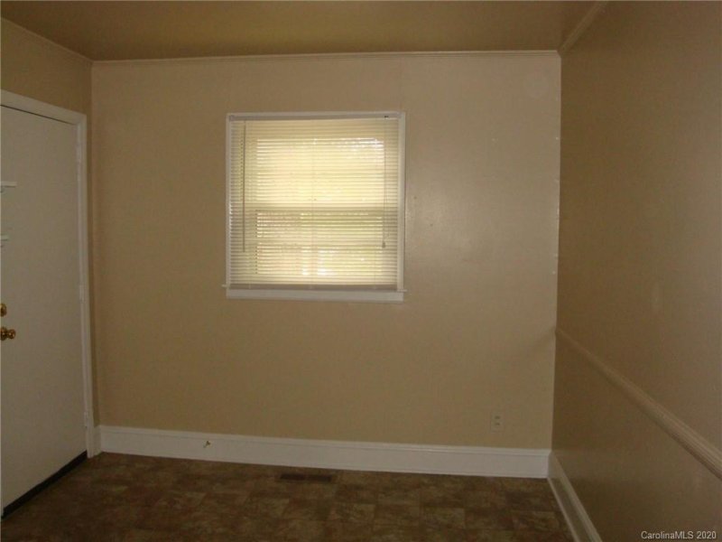 Property image 5 at 3909 Barlowe Road, Charlotte, NC 28208