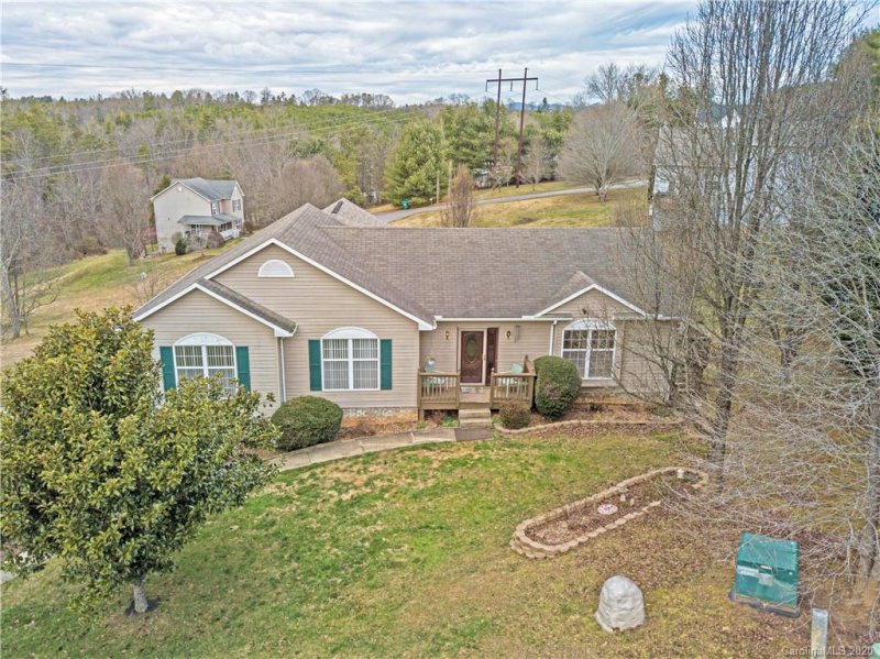 Property image 3 at 11 Clearview Lane, Weaverville, NC 28787