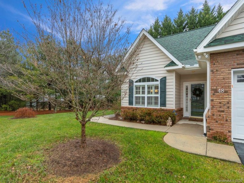 Property image 2 at 48 Victoria Park Drive, Hendersonville, NC 28792