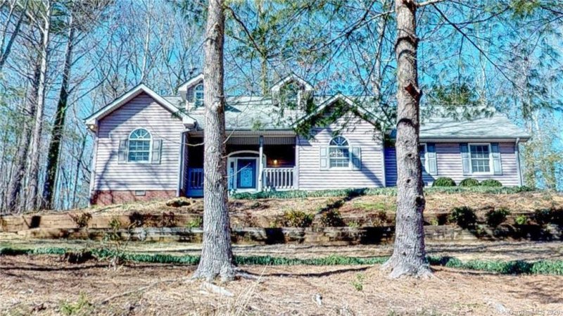 Property image 2 at 301 Shadecrest Lane, Mills River, NC 28759