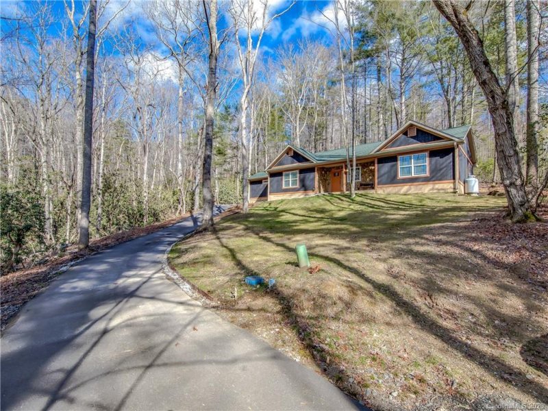 Property image 2 at 114 Badger Run, Hendersonville, NC 28739