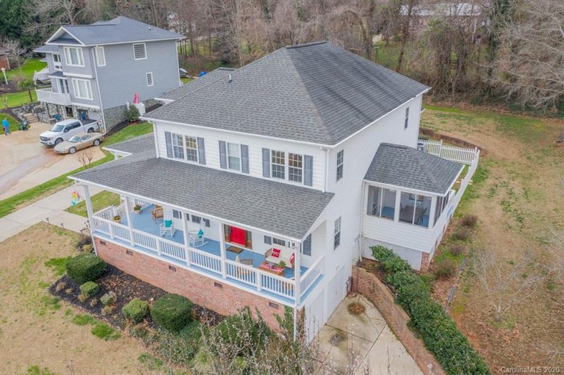 Property image 2 at 4913 Moonlite Bay Drive, Sherrills Ford, NC 28673