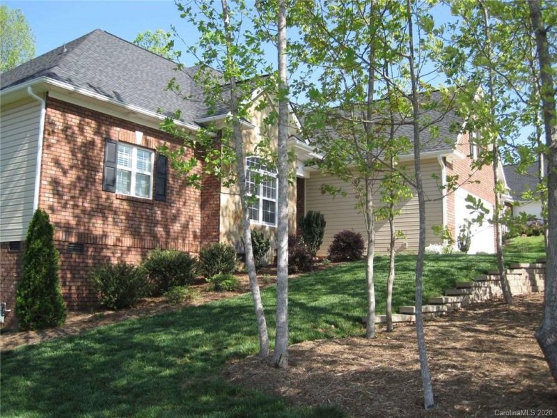 Property image 2 at 5146 Orchard Park Drive, Hickory, NC 28602