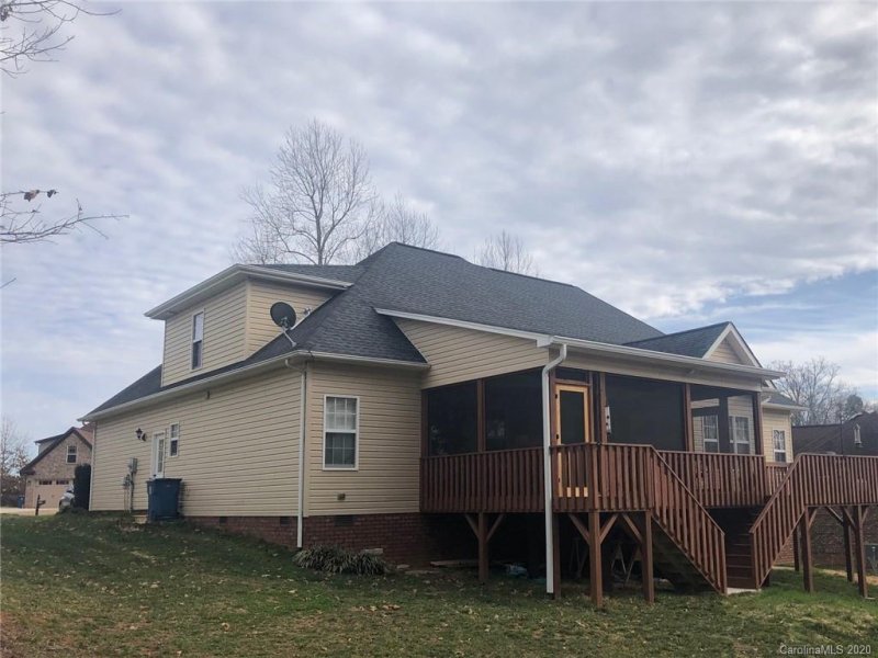 Property image 3 at 5146 Orchard Park Drive, Hickory, NC 28602