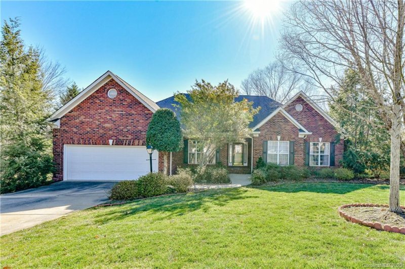 Property image 2 at 634 Powder Horn Lane, Indian Trail, NC 28079