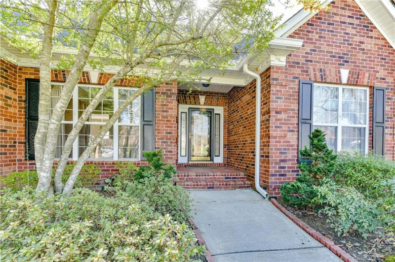 Property image 3 at 634 Powder Horn Lane, Indian Trail, NC 28079