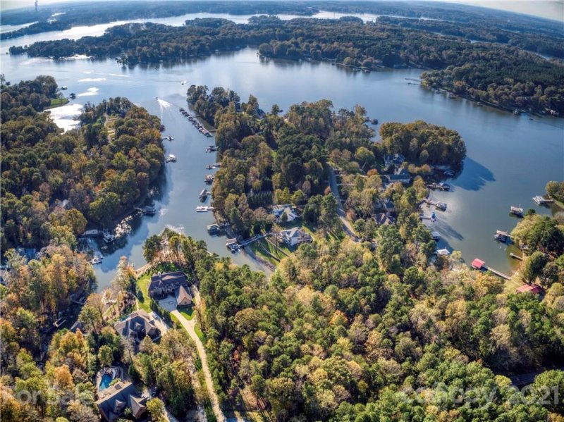 Property image 2 at 154 Fox Hunt Drive, Mooresville, NC 28117