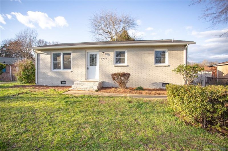 1910 Doby Drive