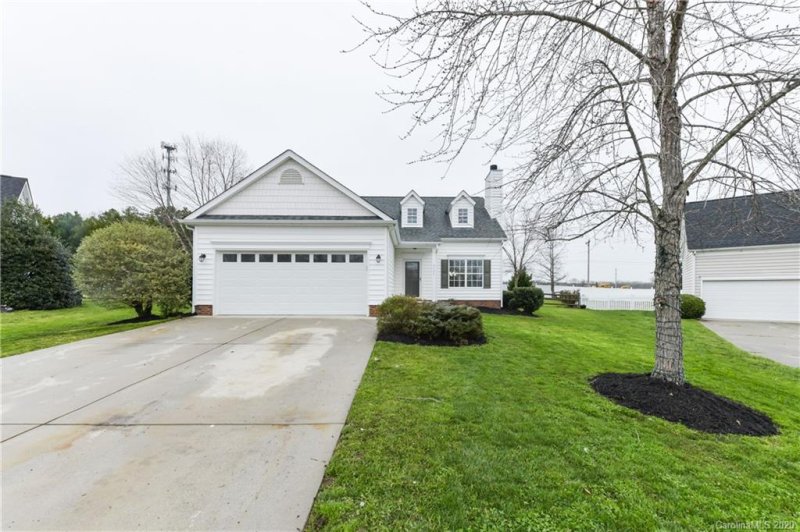 Property image 2 at 2025 Legend Creek Lane, Charlotte, NC 28227