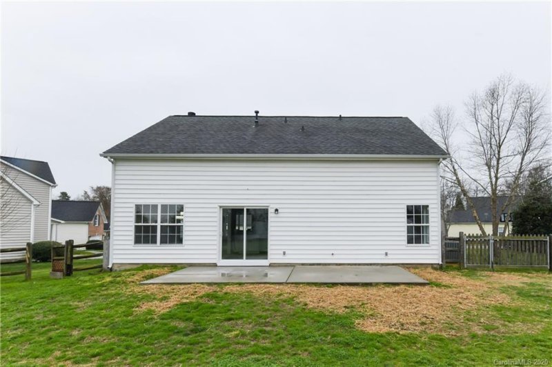 Property image 4 at 2025 Legend Creek Lane, Charlotte, NC 28227