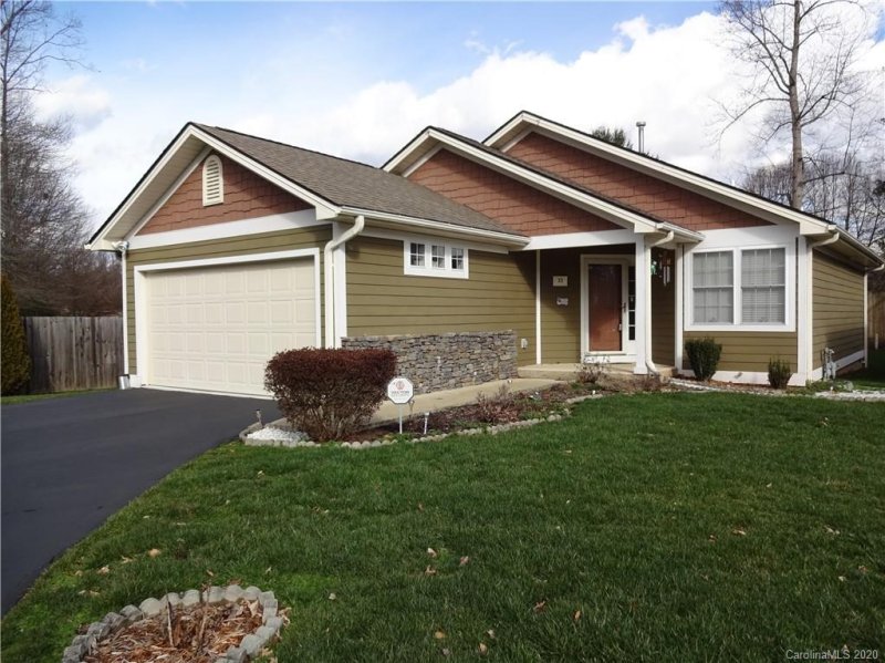 23 E Fairway View Court