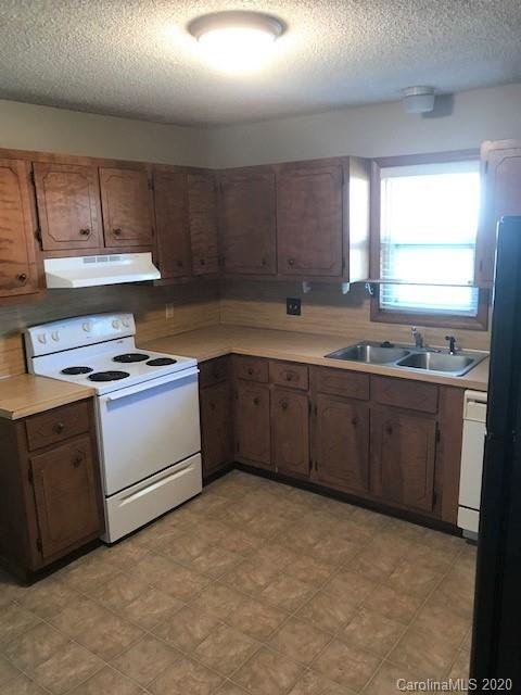 Property image 3 at 904 Brook Street, Belmont, NC 28012