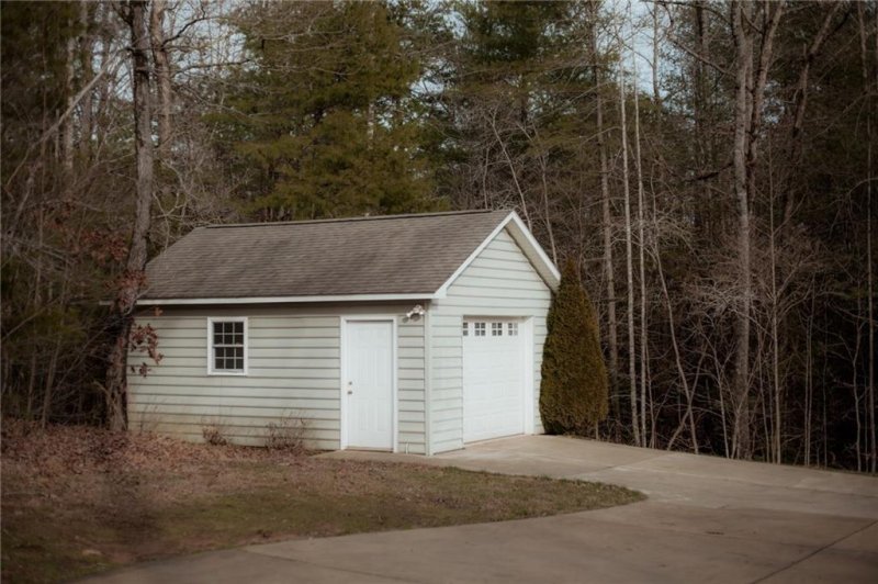 Property image 3 at 2055 Tall Oak Drive, Lenoir, NC 28645