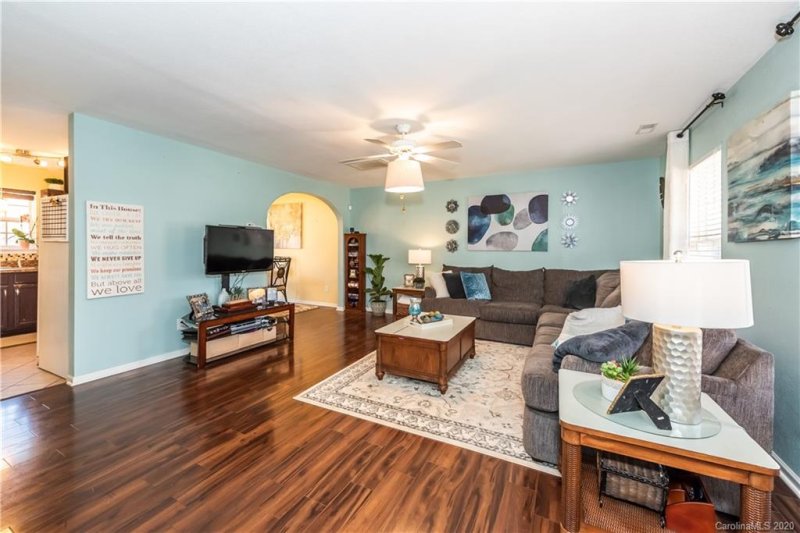 Property image 5 at 6856 Parkers Crossing Drive, Charlotte, NC 28215