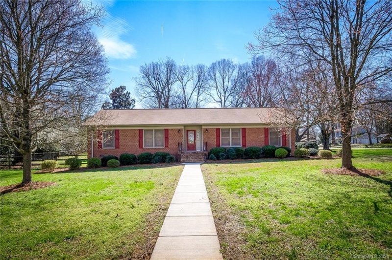 4408 Bob White Court