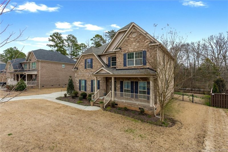 Property image 2 at 329 Windy Pine Drive, Lake Wylie, SC 29710