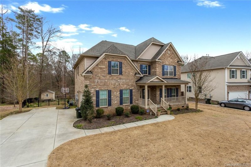 Property image 3 at 329 Windy Pine Drive, Lake Wylie, SC 29710