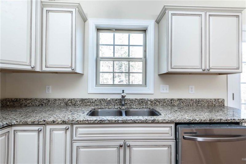 Property image 3 at 22 Par Drive, Granite Falls, NC 28630