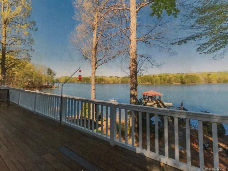 Property image 2 at 139 Hawks Point Drive, Troutman, NC 28166