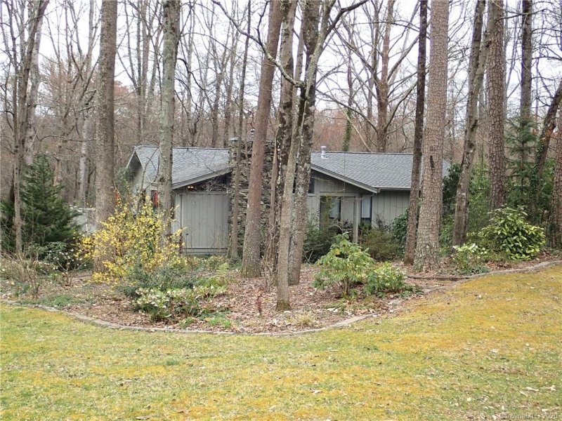 Property image 2 at 3020 Chestnut Tree Road, Hendersonville, NC 28792