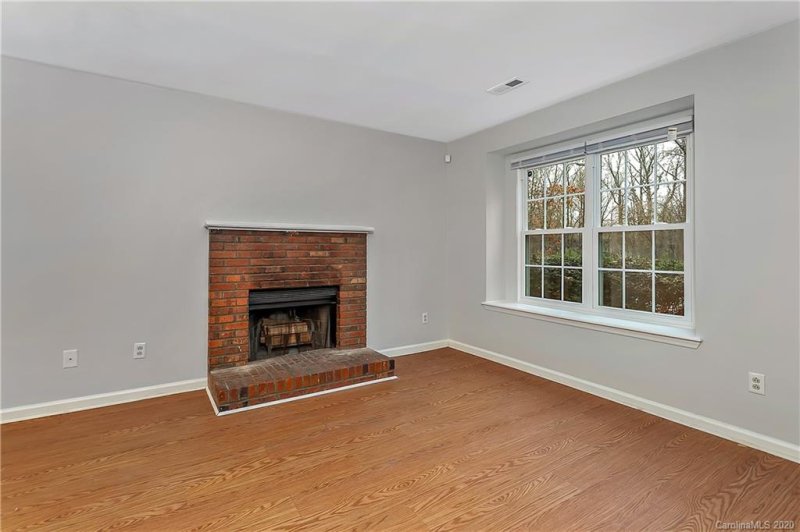 Property image 4 at 3908 Briarhill Drive, Charlotte, NC 28215