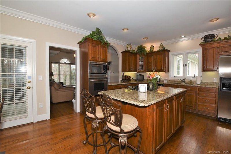 Property image 2 at 8408 Strawberry Lane, Charlotte, NC 28277