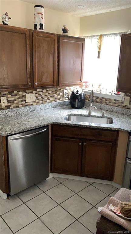 Property image 2 at 1920 Killarney Place, Charlotte, NC 28262