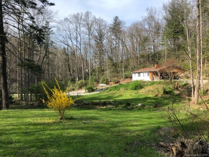 Property image 3 at 339 Holiday Drive, Hendersonville, NC 28739