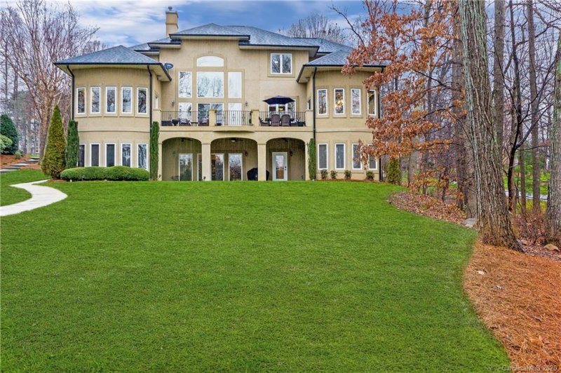 Property image 3 at 8016 West Bay Drive, Denver, NC 28037