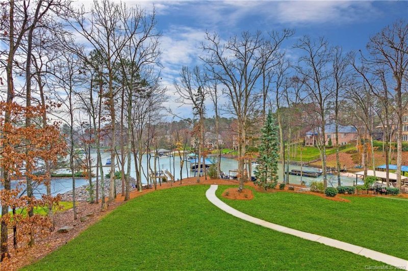 Property image 4 at 8016 West Bay Drive, Denver, NC 28037