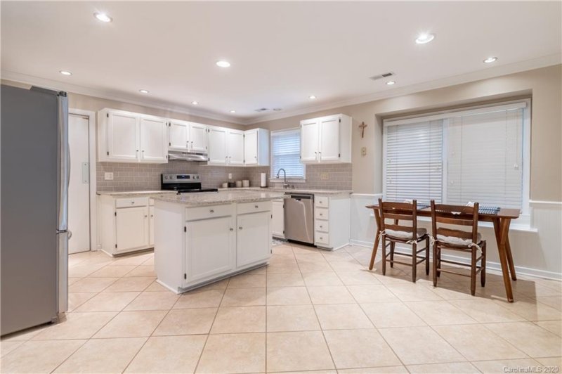 Property image 3 at 11143 Coachman Circle, Charlotte, NC 28277
